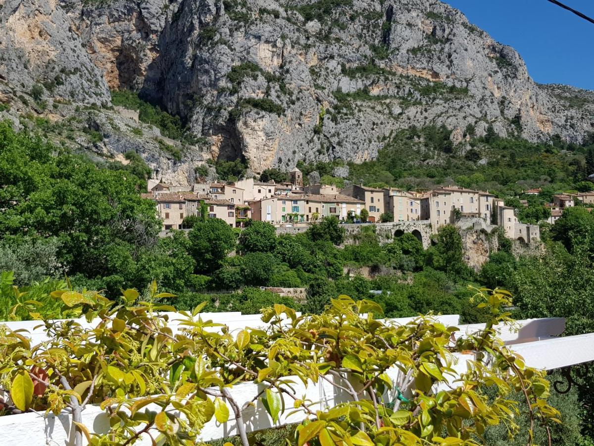 Bastide Des Oliviers Bed & Breakfast Moustiers-Sainte-Marie Dış mekan fotoğraf